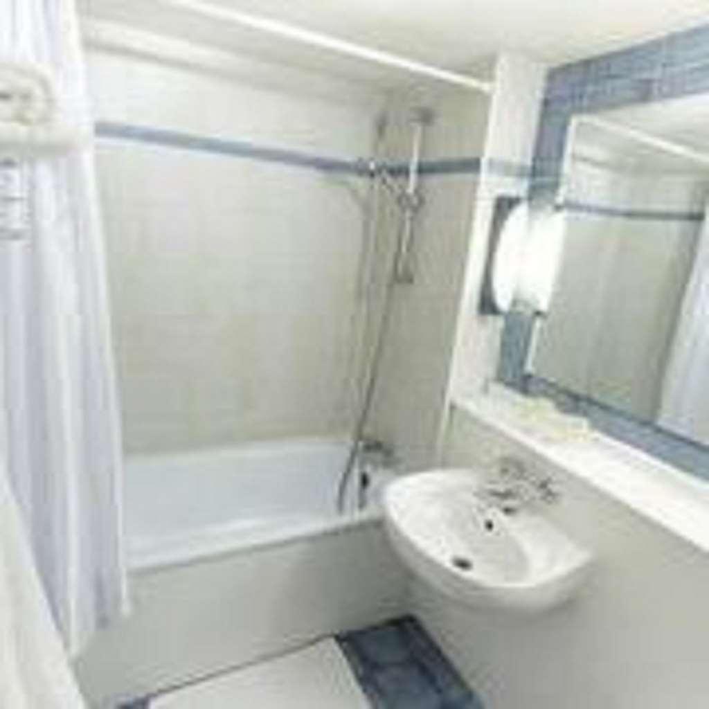 Kyriad Tarbes Bastillac Phòng bức ảnh